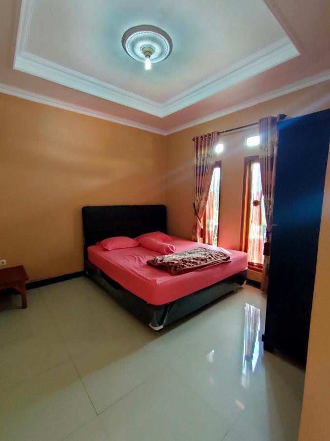 Villa Edwin Puncak Bogor Exterior foto